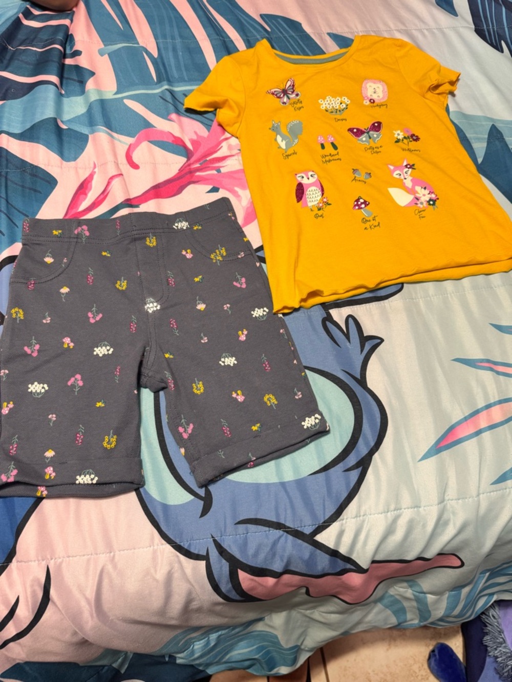 Kids Short Sleeve Set - Yellow Top & Gray Shorts size 7